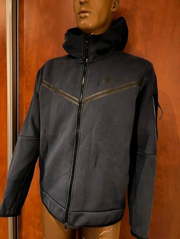 NIKE vest met capuchon maat L origineel zgan beschikbaar voor biedingen