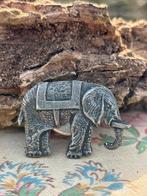 Olifant broche - knoop decoratie - vintage 3,8 cm, Sieraden, Tassen en Uiterlijk, Broches, Ophalen of Verzenden, Zo goed als nieuw