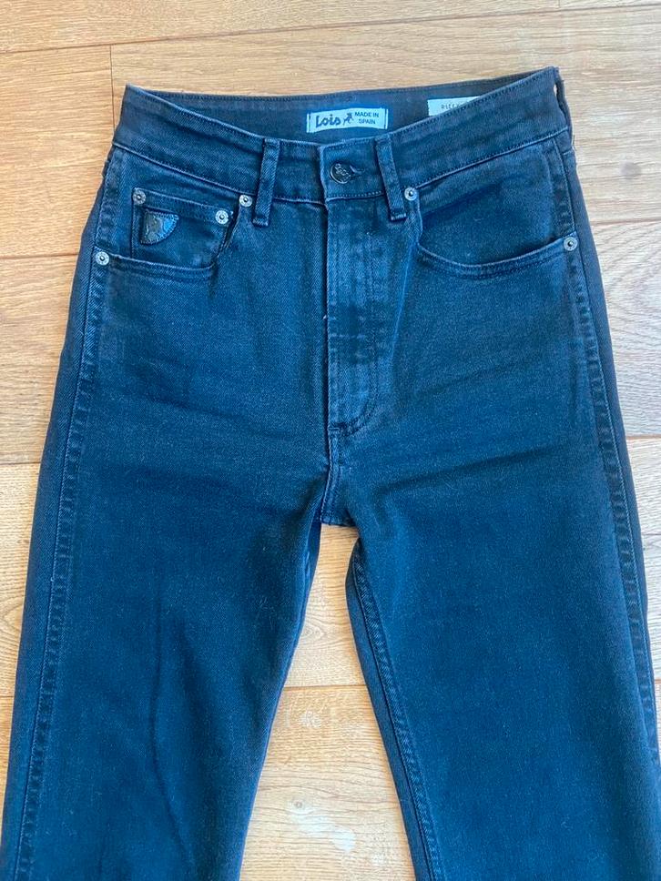 Jeans Loïs High Retro Flair Maat 28 lengte 32 Zwart, Kleding | Dames, Spijkerbroeken en Jeans, Zo goed als nieuw, W28 - W29 (confectie 36)