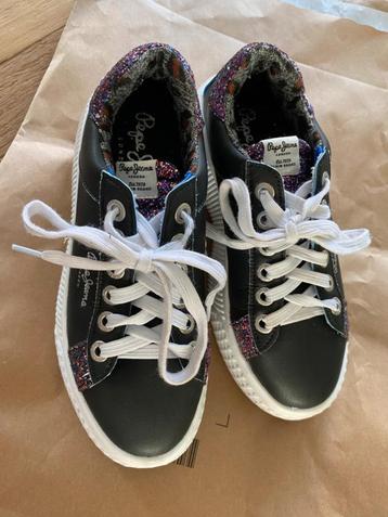 Sneakers pepe jeans beschikbaar voor biedingen