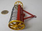 1955 Dinky Toys 324 FARM HAY RAKE., Dinky Toys, Gebruikt, Ophalen of Verzenden, Tractor of Landbouw