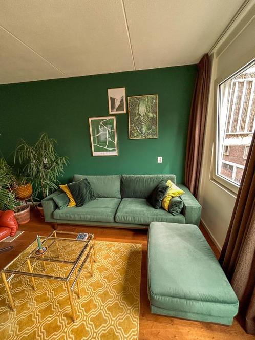 NOUS Living 3-zitsbank Torino velours + hocker donker groen, Huis en Inrichting, Banken | Complete zithoeken, Zo goed als nieuw