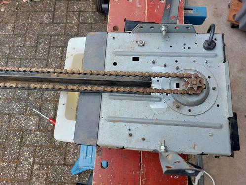 elektrische garagedeur opener met afstandbediening, Doe-het-zelf en Verbouw, Metalen, Gebruikt, IJzer, Ophalen