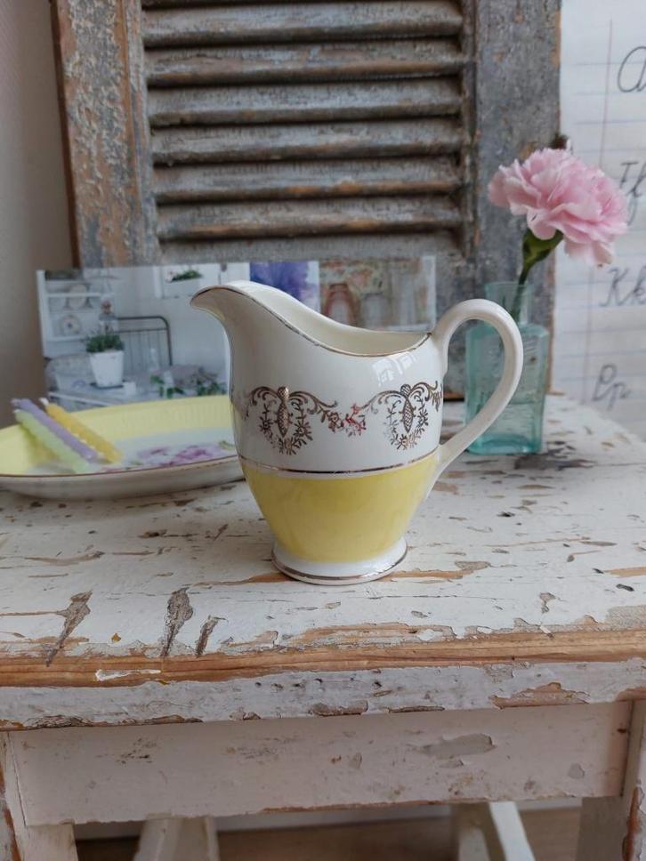 Oud melkkannetje met gouden randje van Grindley England, Antiek en Kunst, Antiek | Servies los, Ophalen of Verzenden