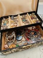 Lot vintage sieraden, Sieraden, Tassen en Uiterlijk, Antieke sieraden, Verzenden, Overige materialen, Met edelsteen