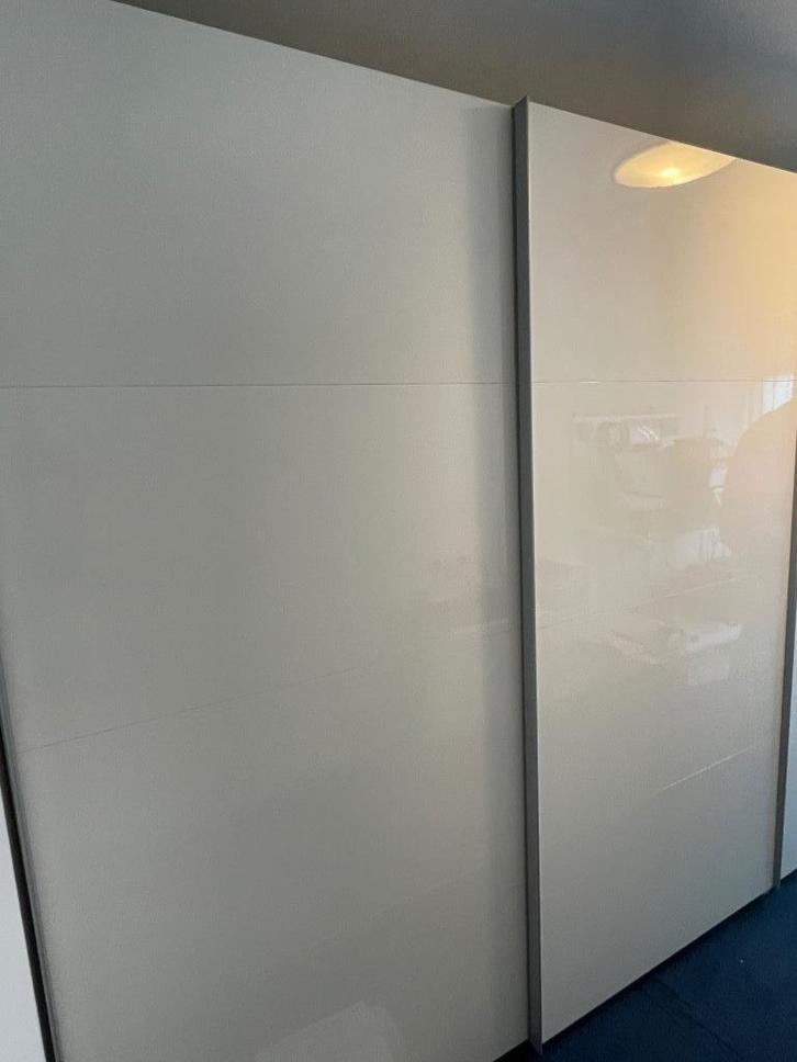 Zweefdeurkast, Huis en Inrichting, Kasten | Kledingkasten, Gebruikt, 200 cm of meer, 150 tot 200 cm, 50 tot 75 cm, Met plank(en)