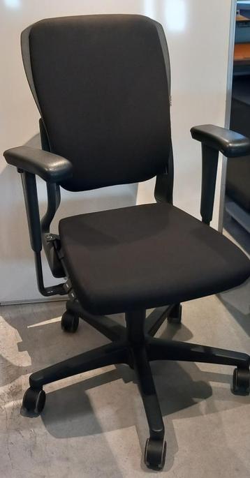 Ahrend 230 Bureaustoelen beschikbaar voor biedingen
