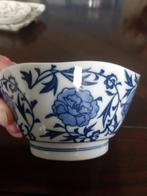 Vintage Chinees schaaltje met blauwe bloemen, Antiek en Kunst, Antiek | Porselein, Ophalen of Verzenden