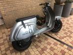 Vespa ~ Broomhilda, Ophalen, Zo goed als nieuw, Benzine