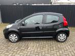 Peugeot 107 1.0 12V 5DR 2011 Zwart, Voorwielaandrijving, 4 stoelen, Origineel Nederlands, Handgeschakeld