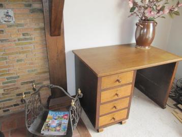 Compact bureau met laden 116x75cm, leuke vintage werkplek beschikbaar voor biedingen
