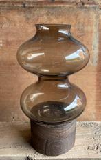 Toffe vaas op houten voet PTMD, Overige kleuren, Nieuw, Ophalen of Verzenden, Glas
