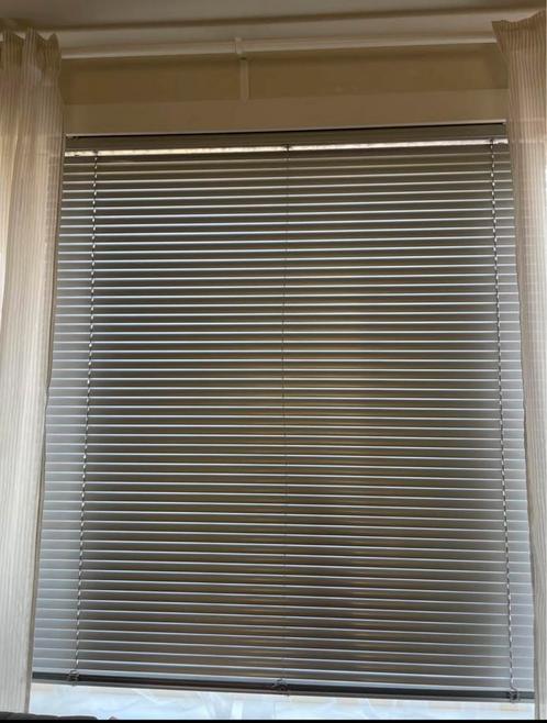 Aluminium Luxaflex Donkergrijs/Zilver - 3 Stuks, Huis en Inrichting, Stoffering | Gordijnen en Lamellen, Zo goed als nieuw, 200 cm of meer