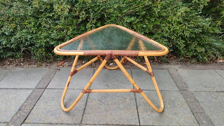 Vintage Rohe Noordwolde tafel rotan vintage tafeltje tafel, Huis en Inrichting, Tafels | Bijzettafels, Rond, 45 tot 60 cm, Ophalen