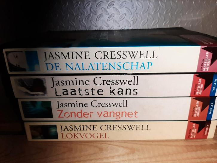 Jasmine Cresswell - 4 Spannende Thrillers, Boeken, Thrillers, Gelezen, Nederland, Ophalen of Verzenden
