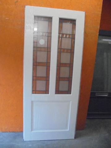 Diverse nieuwe binnendeuren met glas, ca. 231,5cm hoog beschikbaar voor biedingen