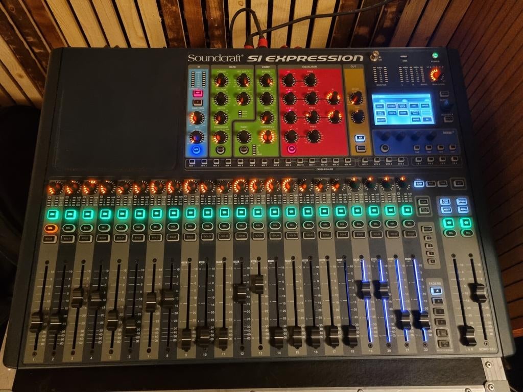 Soundcraft Si Expression 2 digitale mengtafel 24 kanaals., Muziek en Instrumenten, Mengpanelen, Ophalen, Gebruikt, 20 kanalen of meer