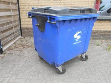 klikobak met deksel zonder wielen  beschikbaar voor biedingen