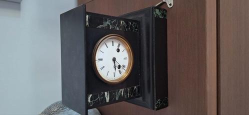 Antieke marmeren blokpendule zwart/groen met sleutel, Antiek en Kunst, Antiek | Klokken, Ophalen