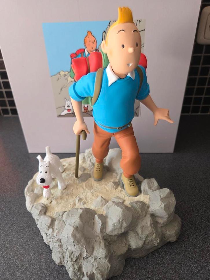 KUIFJE BEELD ... BERGBEKLIMMER. 25cm, Verzamelen, Stripfiguren, Zo goed als nieuw, Beeldje of Figuurtje, Kuifje, Ophalen of Verzenden
