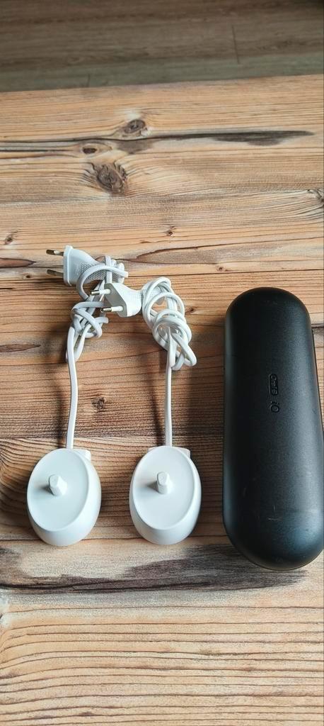 Oral-B Opladers + Travel Case – Origineel & werkt perfect, Witgoed en Apparatuur, Persoonlijke-verzorgingsapparatuur, Zo goed als nieuw