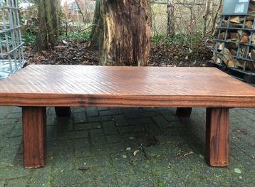 Unieke robuuste Vintage gedisseld eiken SALONTAFEL beschikbaar voor biedingen