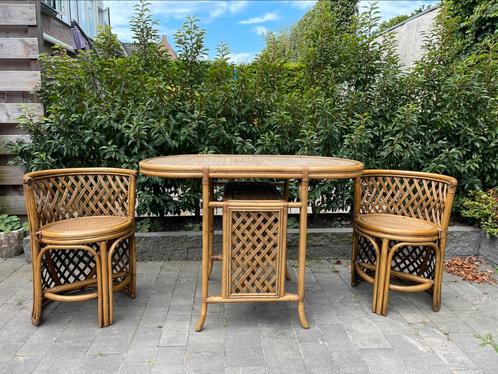 Rotan rieten stoelen en tafel vintage, Huis en Inrichting, Stoelen, Gebruikt, Twee, Riet of Rotan, Bruin, Ophalen
