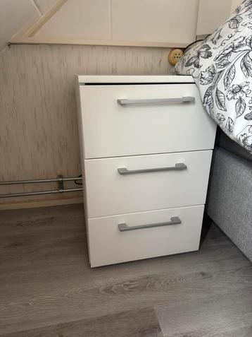 Set van 2 Nette nachtkastjes 