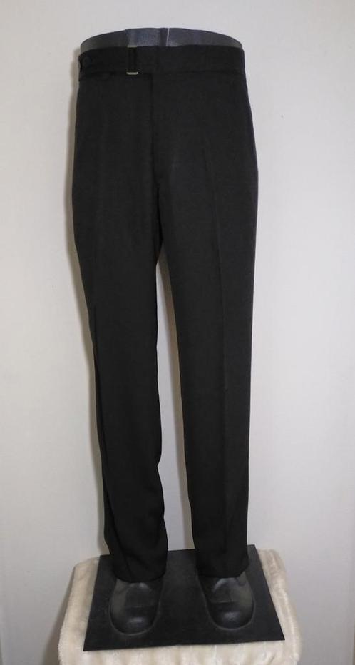 Zwarte pantalon van 100% wol van Armani, Kleding | Heren, Broeken en Pantalons, Zo goed als nieuw, Maat 46 (S) of kleiner, Zwart