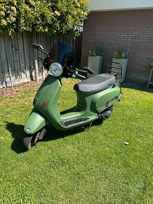 Agm Vx50 2017 snor scooter blauw kenteken, Fietsen en Brommers, Scooters | Vespa, Zo goed als nieuw, Ophalen