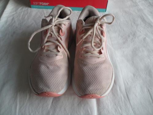 Puma Soft Foam schoen sneaker licht roze wit maat 37, Kinderen en Baby's, Kinderkleding | Schoenen en Sokken, Gebruikt, Schoenen