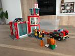 Lego 60215 brandweerkazerne (bijna compleet), Kinderen en Baby's, Speelgoed | Duplo en Lego, Ophalen of Verzenden, Zo goed als nieuw