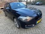BMW 1-serie 116i Business+ 5Drs Sport Black Magic, 1-Serie, Gebruikt, 4 cilinders, Zwart