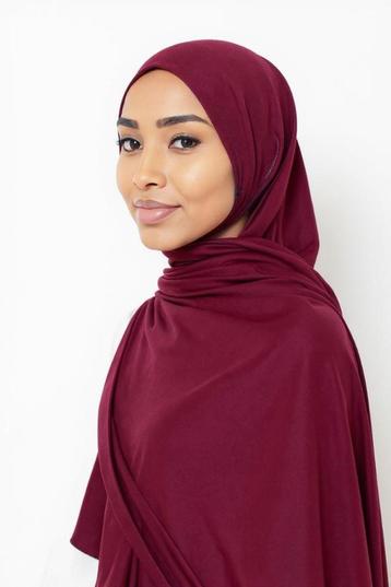 Jersey Hijab - Bourgondisch Paars (Bordeaux Glow) beschikbaar voor biedingen