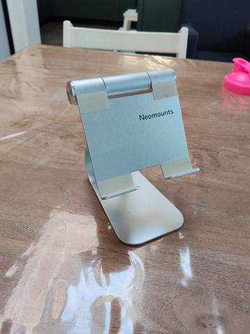 Neomounts Tablet/iPad Standaard beschikbaar voor biedingen