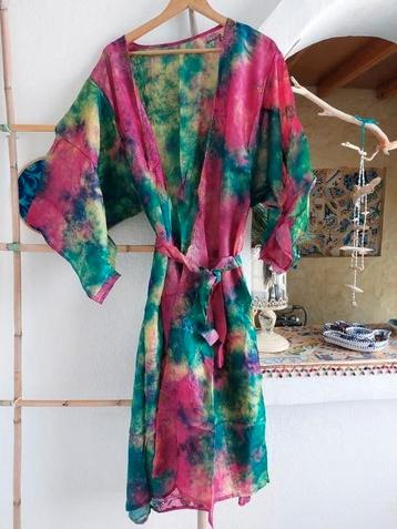 Zijden tie dye kimono uit India beschikbaar voor biedingen