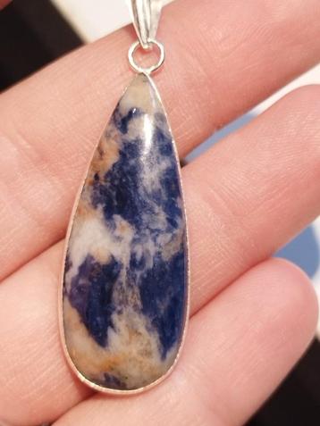 Sodaliet hanger  beschikbaar voor biedingen