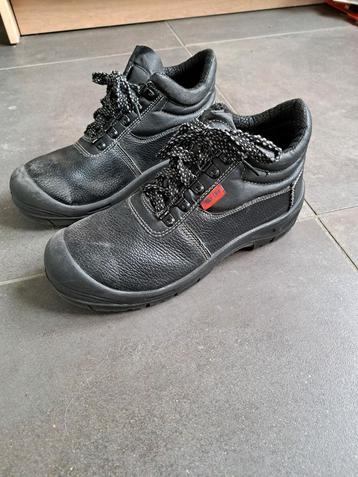 Werkschoenen maat 41 met stalen neus - Zo goed als nieuw beschikbaar voor biedingen