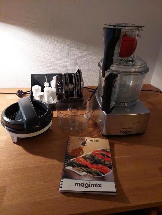 Magimix compact 3200XL, WEINIG gebruikt. EXTRA opzetstukken!, Witgoed en Apparatuur, Keukenmixers, Zo goed als nieuw, 1 tot 2 liter