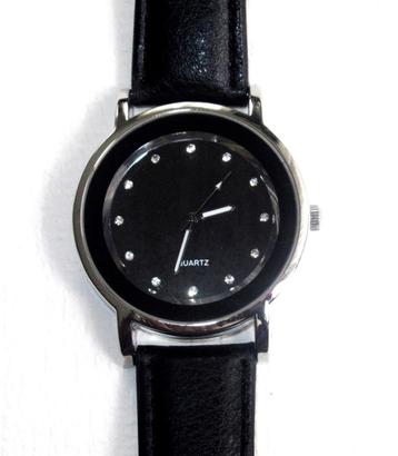 Nieuw Unisex Horloge met zirkonia.  beschikbaar voor biedingen