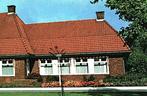 805626	st Anna Parochie	Friesland	Gemeentehuis	Gelopen met p, Verzamelen, Ansichtkaarten | Nederland, Ophalen of Verzenden, Gelopen