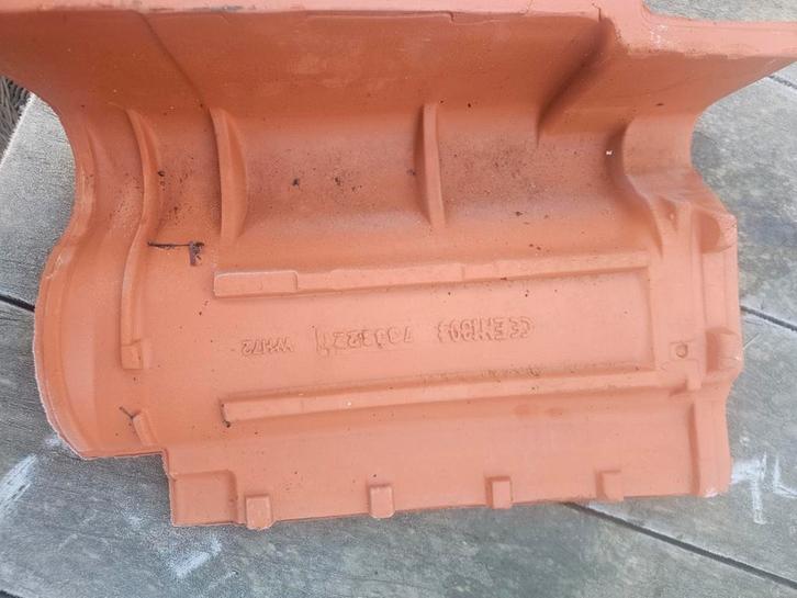 Diverse Dakpannen Koramic - Chaperon, Gevel, Knik, Doorvoer, Doe-het-zelf en Verbouw, Dakpannen en Dakbedekking, Gebruikt, Dakpannen