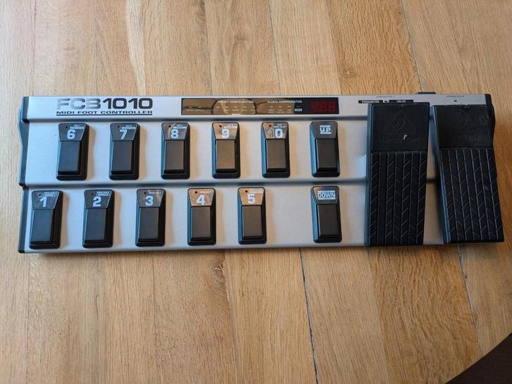 Behringer FCB1010 MIDI Voetcontroller, Muziek en Instrumenten, Midi-apparatuur, Gebruikt, Ophalen of Verzenden