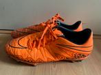 Oranje Voetbalschoenen - Maat 42.5 - Zo Goed Als Nieuw, Sport en Fitness, Voetbal, Ophalen of Verzenden, Zo goed als nieuw, Schoenen