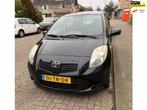 Zeer Nette Toyota Yaris 1.3 AUTOMAAT | Weinig KM | NAP |, 40 €/maand, 750 kg, 4 cilinders, Zwart