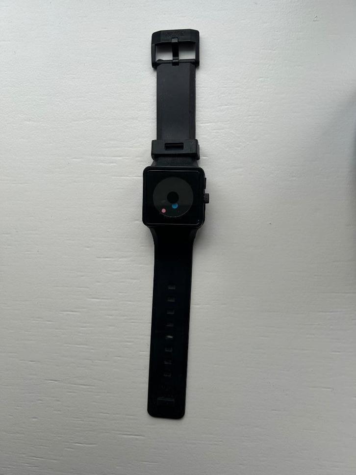 Nixon Float on the Newton Quartz, Sieraden, Tassen en Uiterlijk, Sporthorloges, Zo goed als nieuw, Android, Zwart, Afstand, Waterdicht