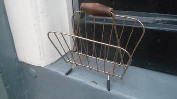 Vintage metaal brievenstandaard brievenhouder brievenrekje beschikbaar voor biedingen