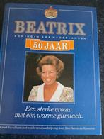 Boek 50 jaar Beatrix, Ophalen of Verzenden, Zo goed als nieuw, Tijdschrift of Boek