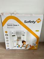 Traphekje deurhekje Safety 1st Quick Close 73-80cm doorgate, Kinderen en Baby's, Traphekjes, Gebruikt, Ophalen of Verzenden, Klemhekje