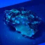 MORDENIET/CHALCEDOON, JAPAN (=UV), Ophalen of Verzenden, Mineraal